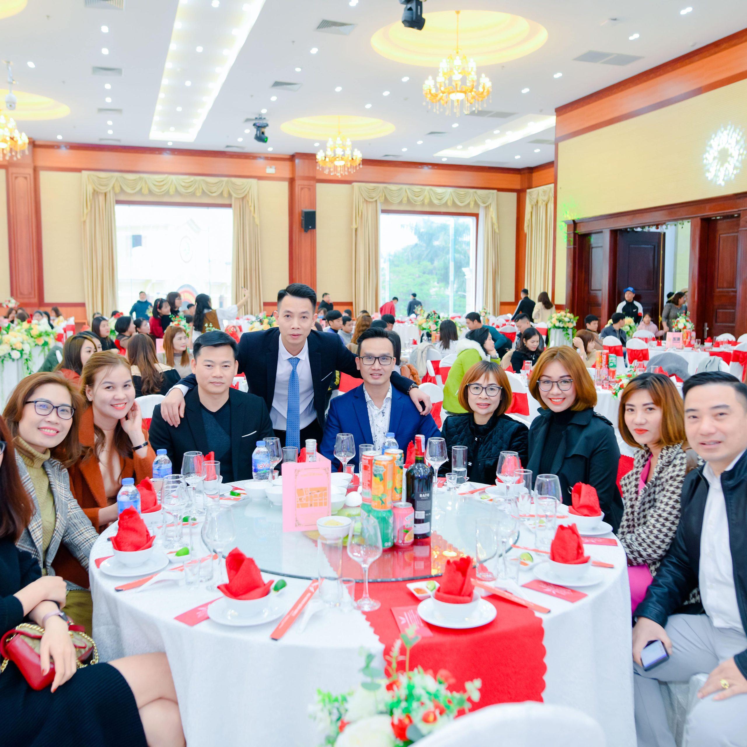Hội trường tổ chức hội thảo chuyên nghiệp với concept sáng tạo