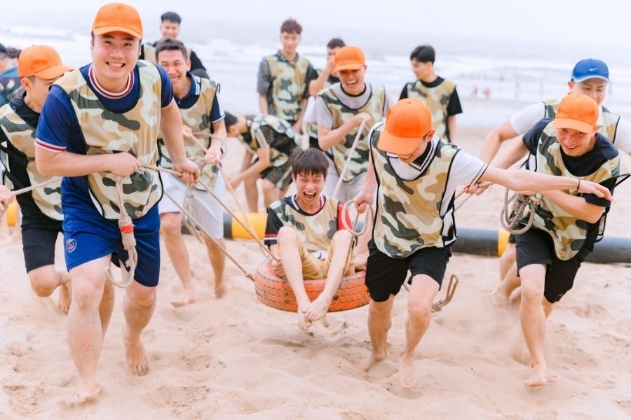Tổ Chức Team Building Tại Sầm Sơn: Vui Đón Hè Sang, Rộn Ràng Khám Phá!