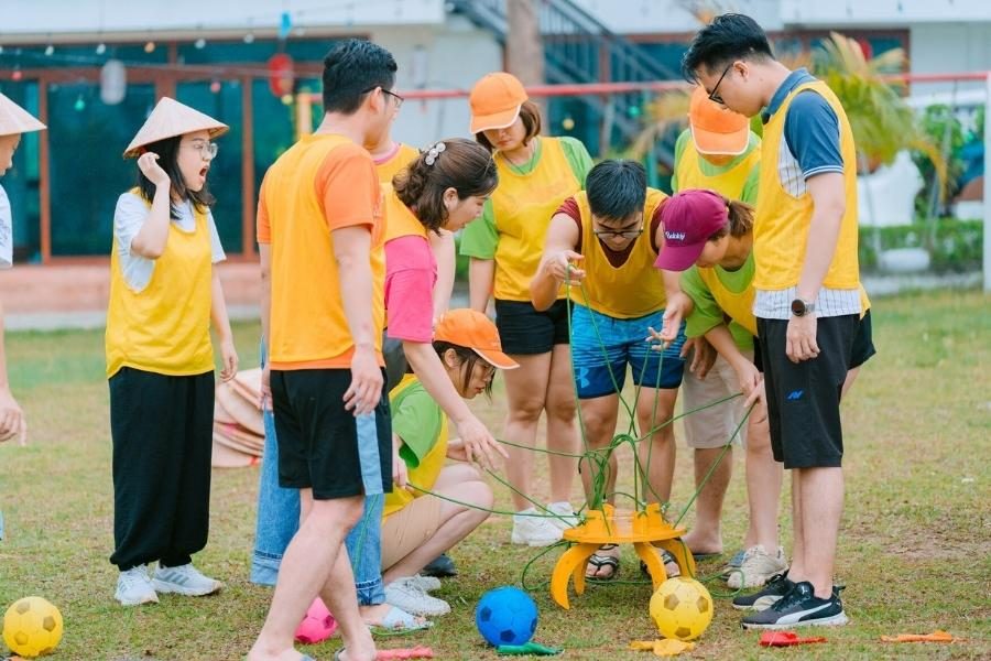 Tổ Chức Team Building Tại Serena Kim Bôi Hòa Bình Resort