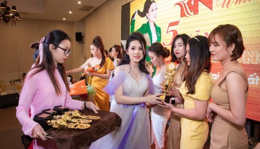 Tổng Hợp Các Món Quà Tặng Sự Kiện Được Ưa Chuộng Nhất Hiện Nay